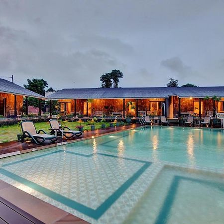 Stayvista'S The Earthen Boutique - City Escape With Spacious Pool, Terrace, Lawn & Indoor-Outdoor Games Udaipur Exterior foto